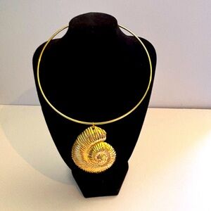Goldtone Shell Bib Necklace Statement Collar Necklace Beachy Elegant Whimsical